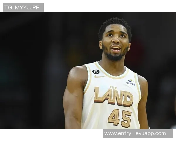 小莫布里复出状态渐入佳境替补出战25分钟贡献14分9板3助